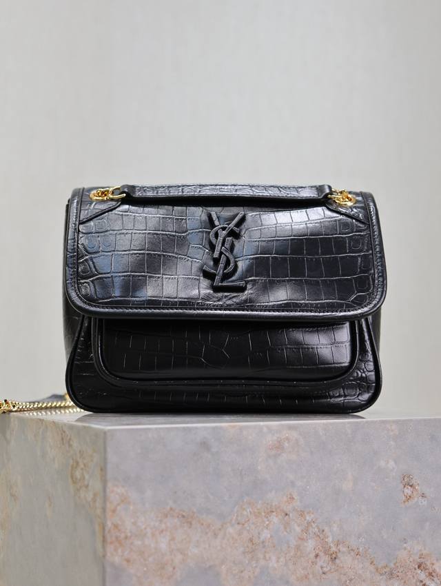 Genuine Black crocodile pattern with gold chain Niki_22Cm It is so cool, the ba