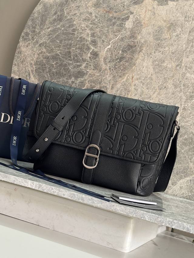Authentic, high version Large Dior Daily Flap Messenger Bag Code: 1Esme197Llg_93