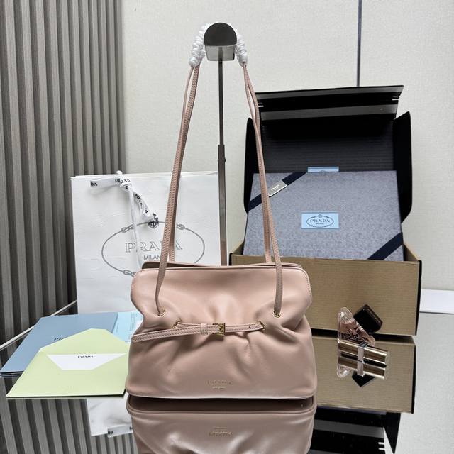 Genuine Top-grade original new cloud bag 1Bg586 This one-shoulder cloud bag is