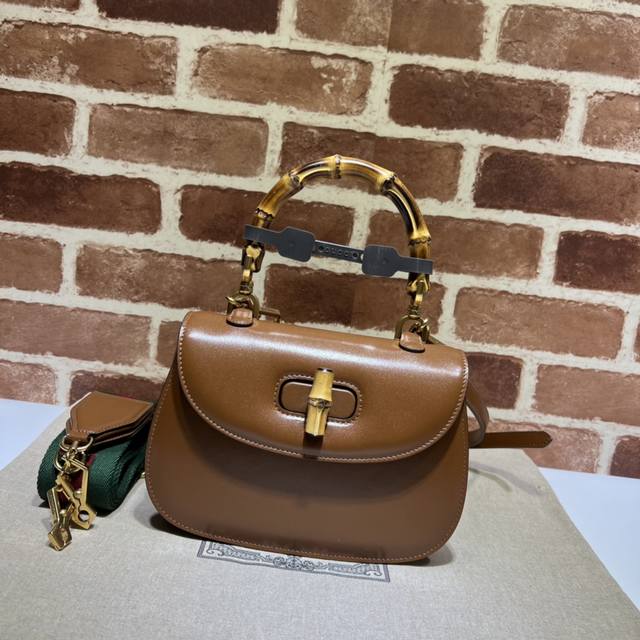 Counter quality, top original goods, real shot! Model No. 675797 Brown leather