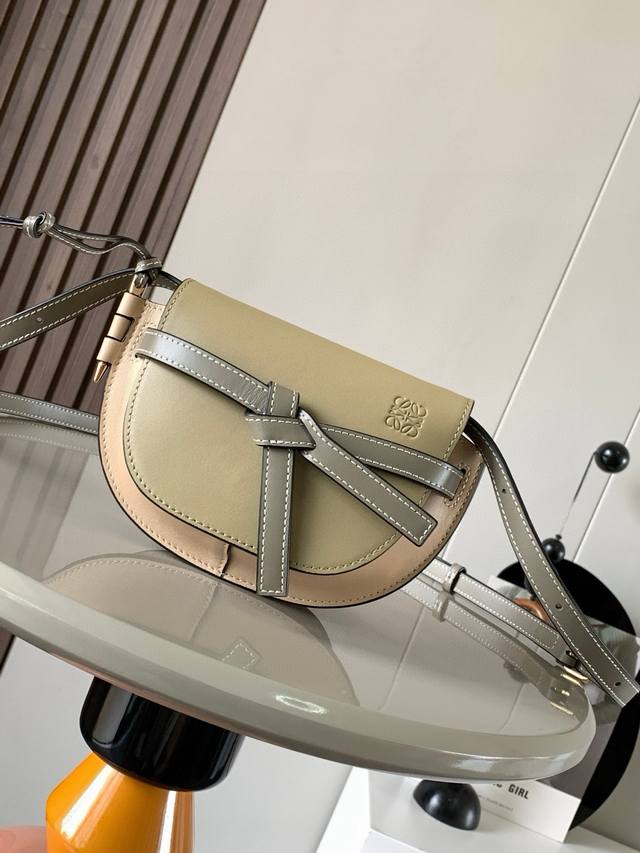 Original leather The popular mini 21Cm new saddle bag Gate Duel handbag gives Ga