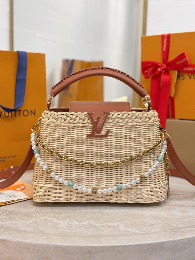 Capucines Bb Bag M26025 Caramel This Capucines Bb Bag harkens back to the brand'
