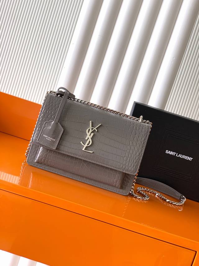 Exclusive background gray crocodile pattern silver #Classic noble crocodile pat