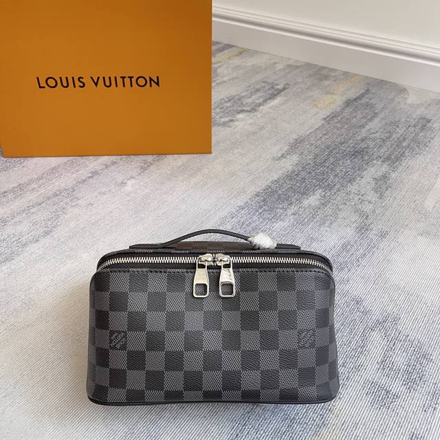 New arrival M11750 Black Grid Toiletry Bag Toiletry Bag2 Compartments The toile