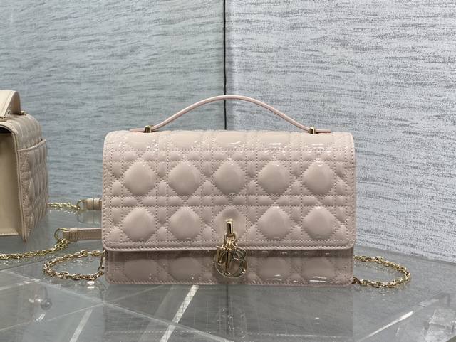 Original factory with full set of original packaging Pink patent leather in sto