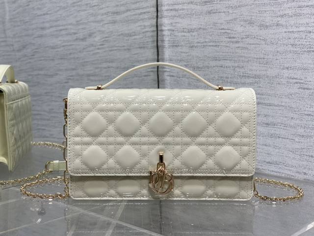Original factory with full set of original packaging White patent leather in st