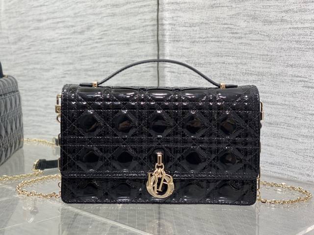 Original factory with full set of original packaging Black patent leather in st