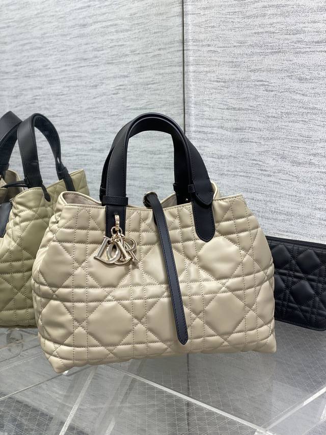 Original factory with full set of original packaging Medium size in stock Toujo