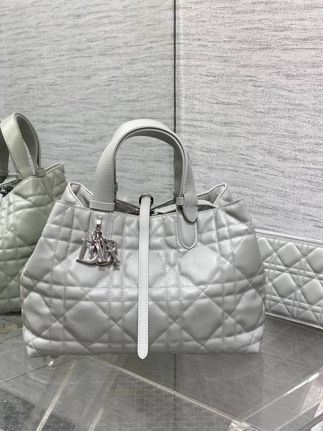 Original factory with full set of original packaging Medium size in stock Toujo
