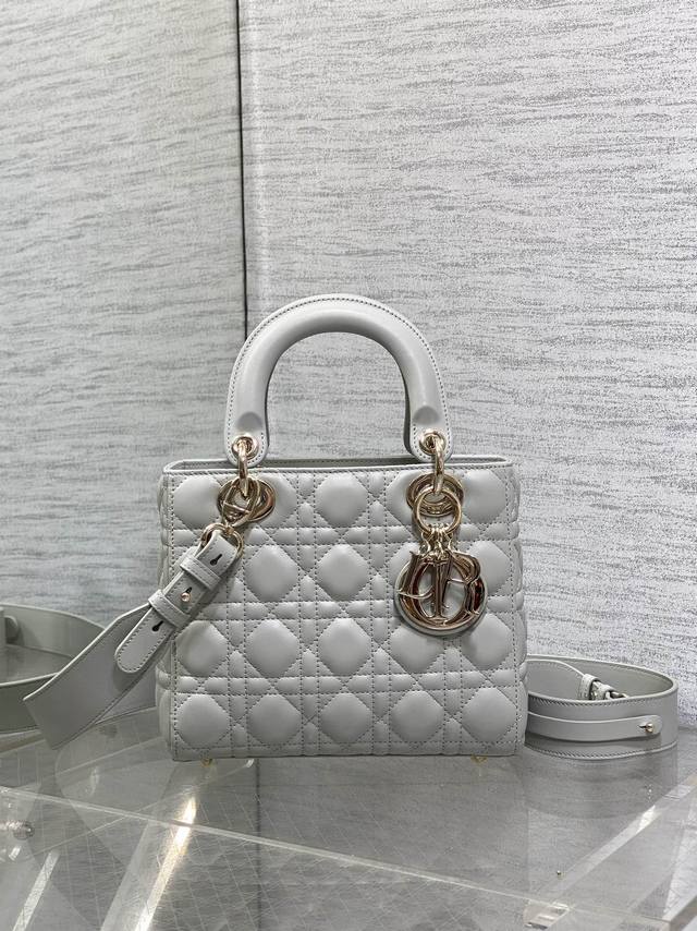 Original factory with full set of original packaging Four-grid cloud gray spot
