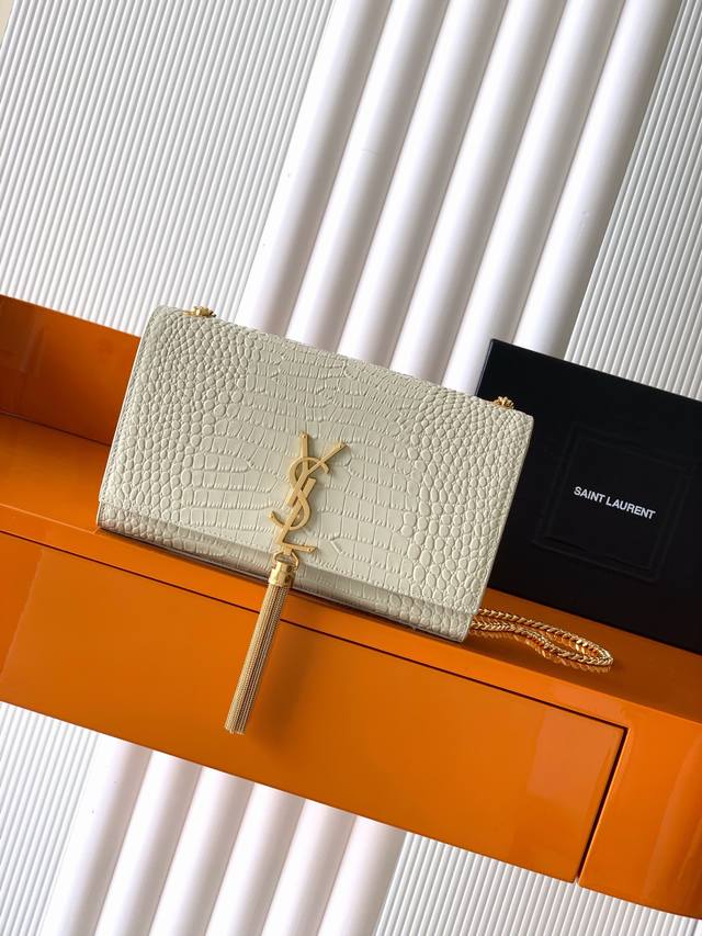 Y's most classic style Kate crocodile pattern chain crossbody bag! Every girl's