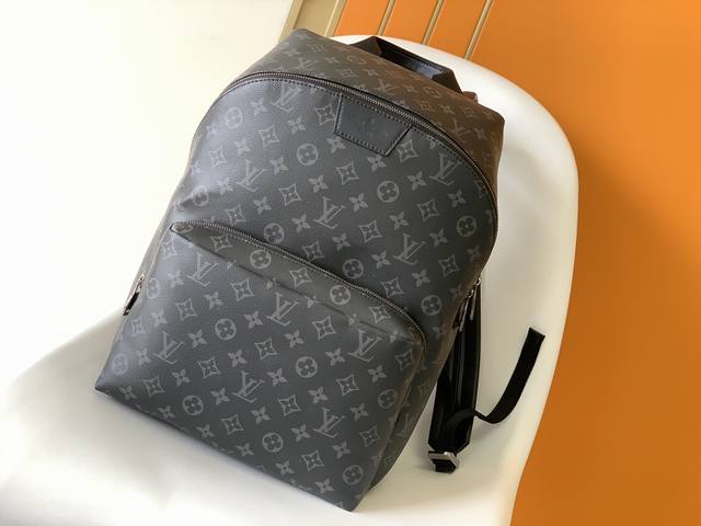 M43186 Exclusive photo! Casual and sophisticated, this Apollo backpack is made o