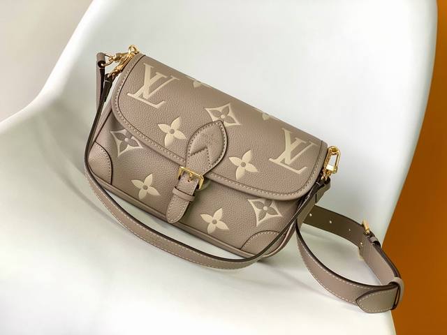 Dynamic Chip Top Original M46583 Apricot M46584 Black Full Leather Baguette Ser