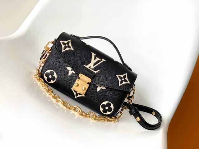 M46595BlackM22942Off-whiteM23081ApricotM46596BlackTop-grade original Pochette M