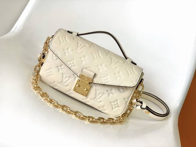 M46595BlackM22942Off-whiteM23081ApricotM46596BlackTop-grade original Pochette M
