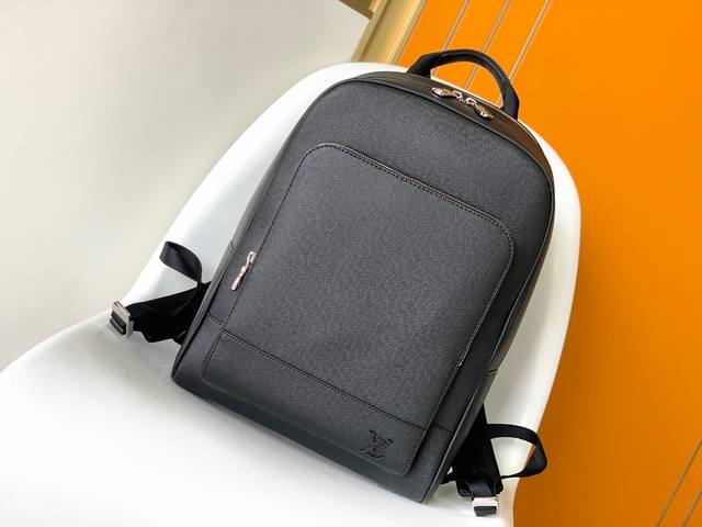 M30857 The top-grade original Adrian backpack is cut from Taga leather with ampl