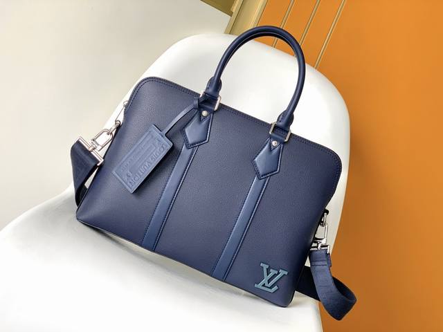 M59159BlackM21440BlueTop Original Briefcase This briefcase has the soft texture