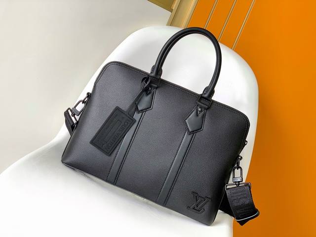 M59159BlackM21440BlueTop Original Briefcase This briefcase has the soft texture
