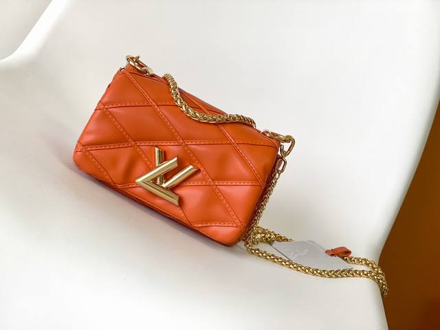 M23625BlackM85637OrangeTop original Pico Go-14 handbag with padded sheepskin and
