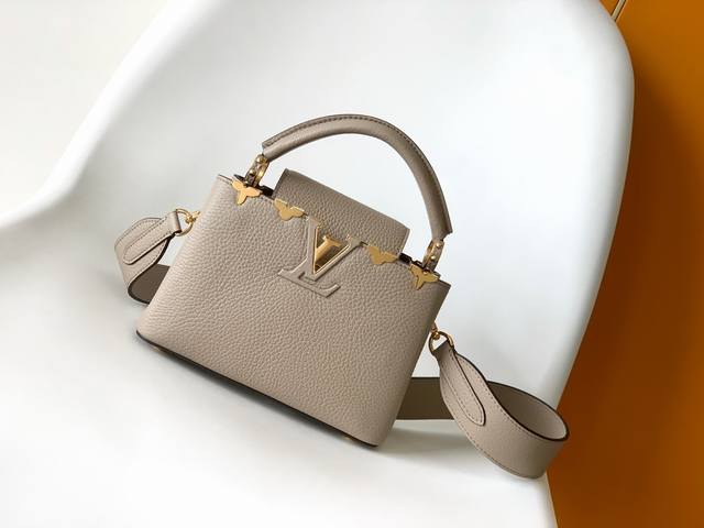 M56669BlackM24567GrayTop grade original leatherM56071This Capucines mini handbag