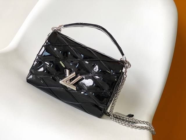 M25107 Silver M22891 Black M M25046 Patent leather black M23045 Grey M25060 Beig