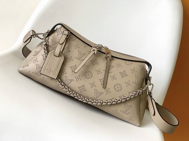 M24255GrayM24114CreamWhiteM24132LargeBlack This Mahina Hand It All small handbag