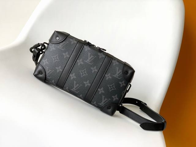 Top original home photo M69838 Trunk Wallet handbag is made of classic Monogram