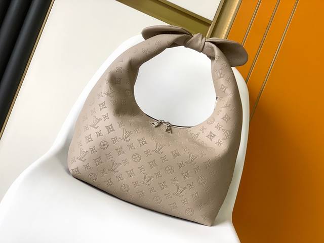 Top Original M20788 Black M20787 Grey The Why Knot Mm Tote is made from perfora