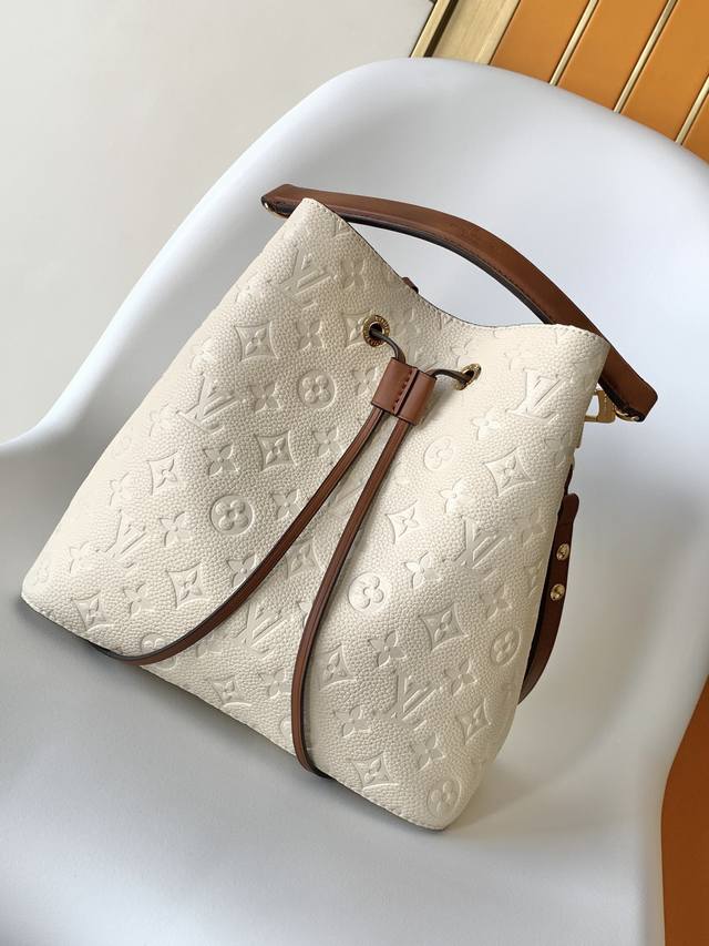 M45256BlackM45306BlueM46526Cream WhiteTop OriginalM45307Cream White with BrownTo