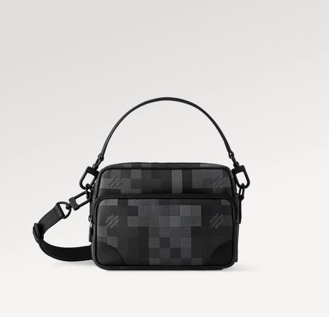 M14988 Top original dynamic 163 This Nil messenger bag is made of Pharrell Willi