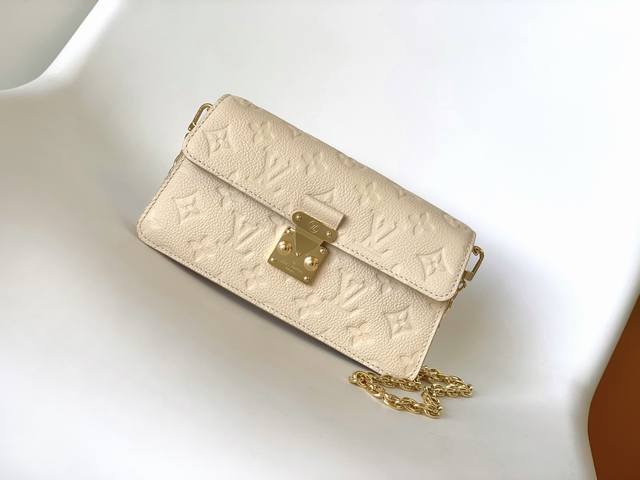 Pm82637BlackM82836WhiteWallet On ChainMetis Chain handbag made of grained Mjs Mo
