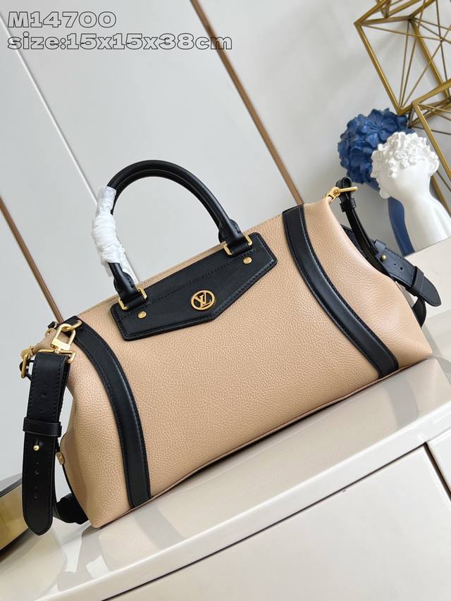 Factory Price P Top Original M14700 Apricot This Lv Biker Medium Handbag made a