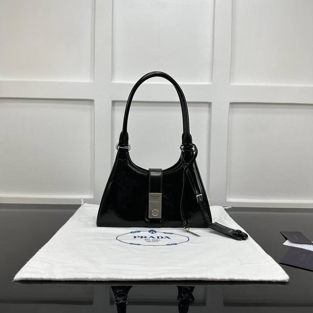 Prada new counter quality, top-grade original leather, original hardware, real s