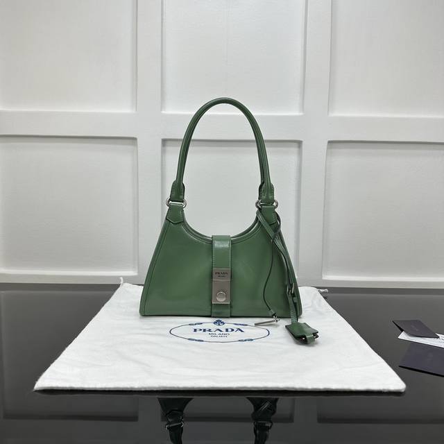 Prada new counter quality, top-grade original leather, original hardware, real s