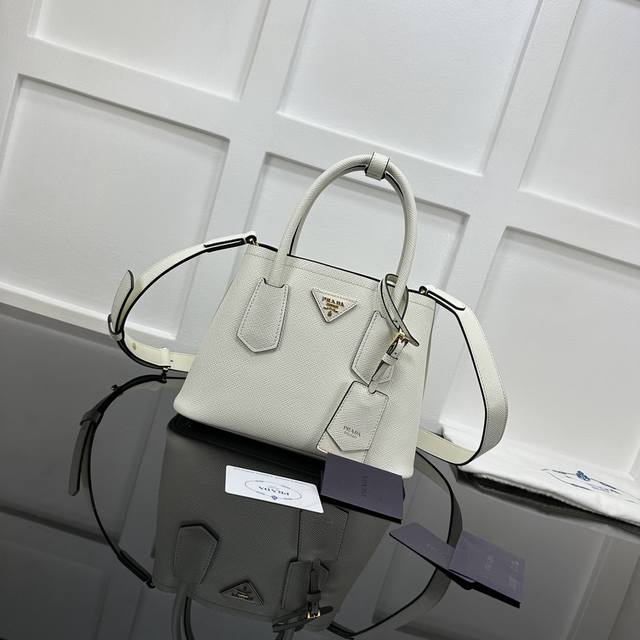 Prada new counter quality, top-grade original leather, original hardware, real s