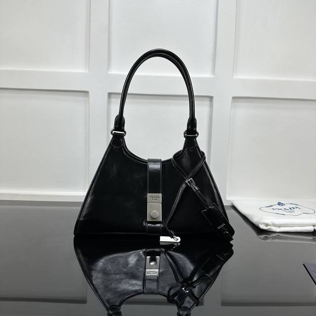 Prada new counter quality, top-grade original leather, original hardware, real s