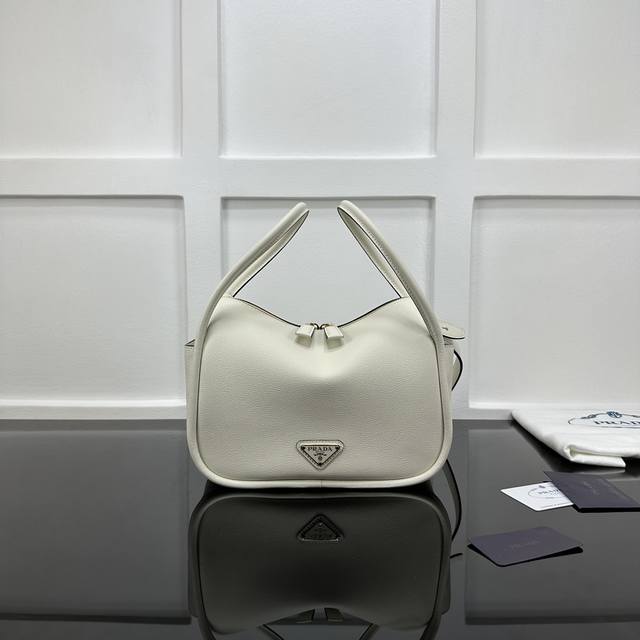 Prada new counter quality, top-grade original leather, original hardware, real s