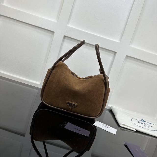 Prada new counter quality, top-grade original leather, original hardware, real s