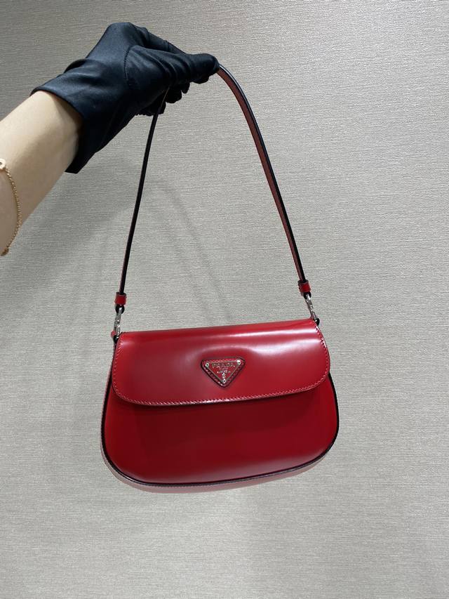 New style underarm bag, new color, second-hand underarm bag This year's popular