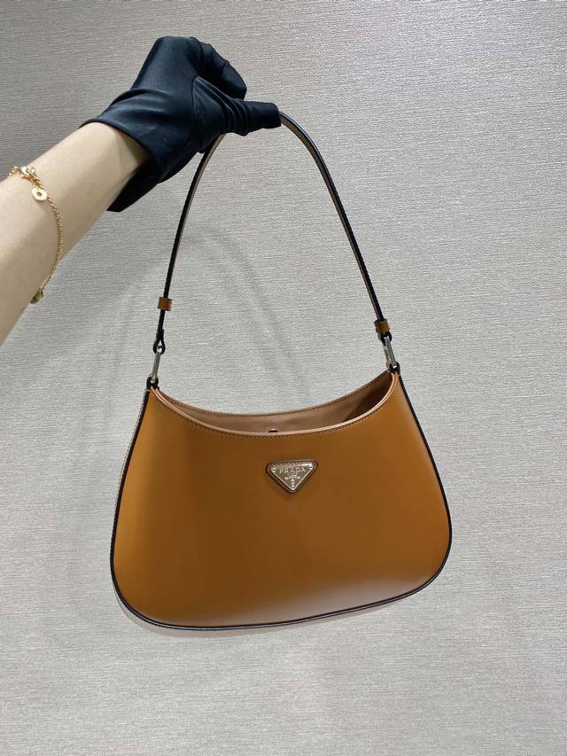 New style underarm bag, new color of the year, second-hand underarm bag, fantas