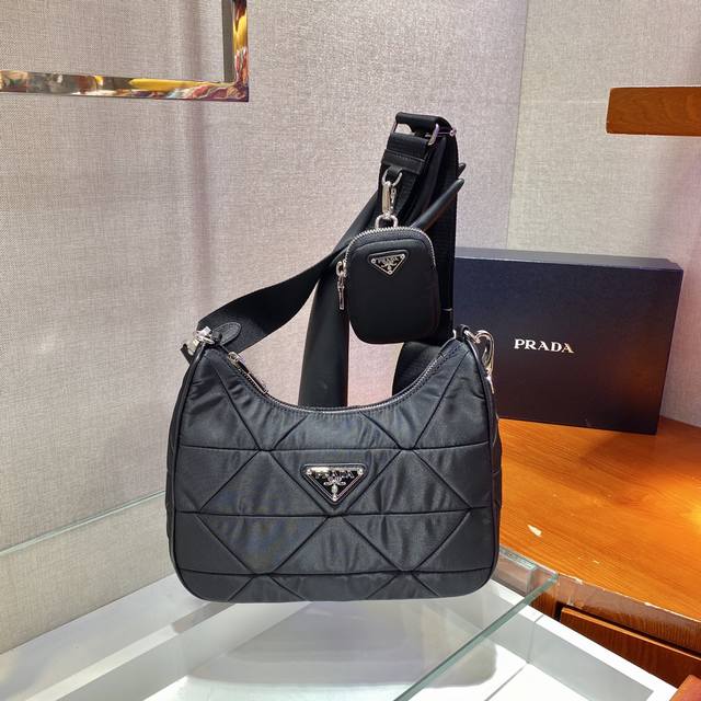 Special version new three-in-one 1Bc151 This three-in-one women's bag is made of