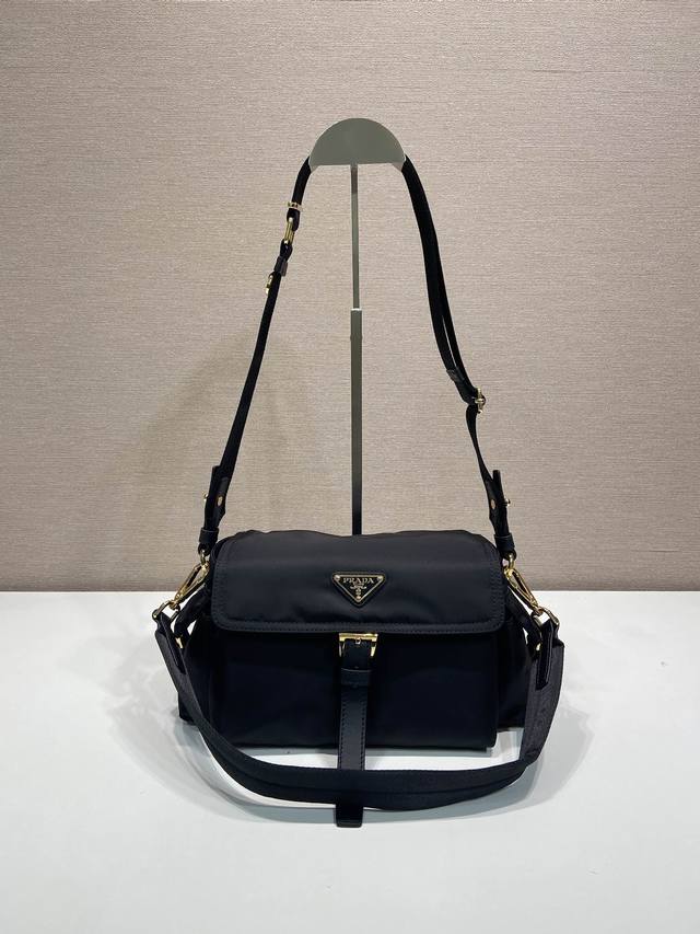 Special Edition New Messenger Bag 1Bd394 Small This handbag perfectly combines s