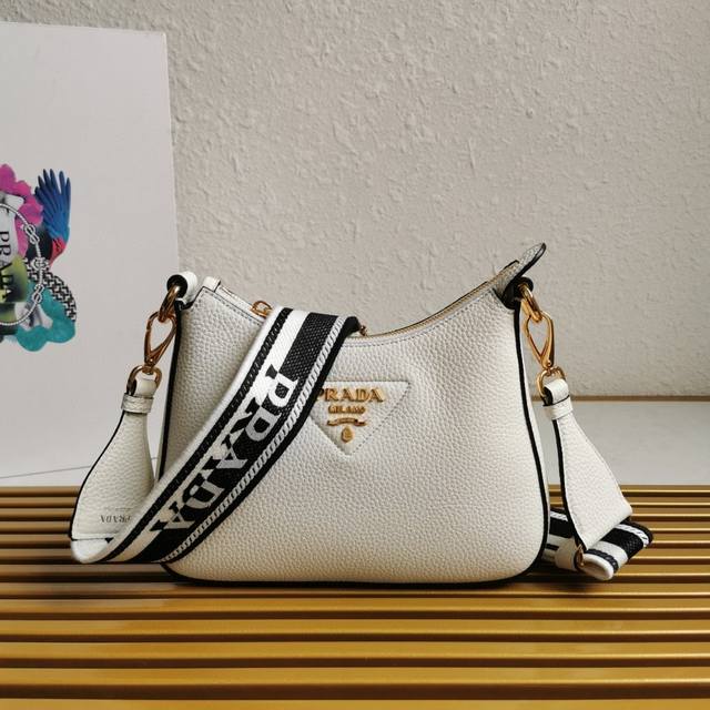Top original new small crossbody bag 1Bh193 has arrived. The bag is made of imp