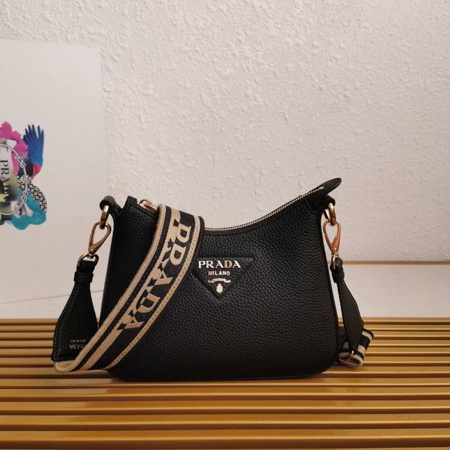 Top original new small crossbody bag 1Bh193 has arrived. The bag is made of imp