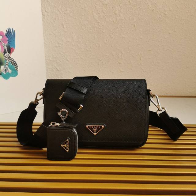 Top original new product, the latest men's full leather messenger bag 2Vd059 Thi
