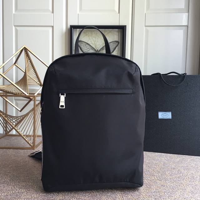 New 2Vz021 backpack has arrived, made of imported nylon, leather handle, adjust