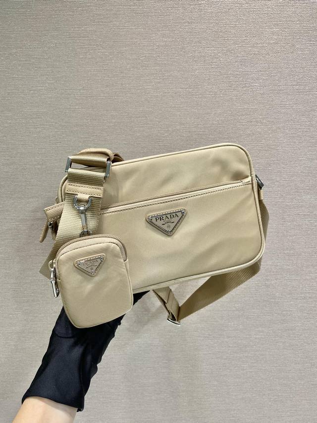 with counter packaging New three-in-one 1Bc167 This rectangular shoulder bag is