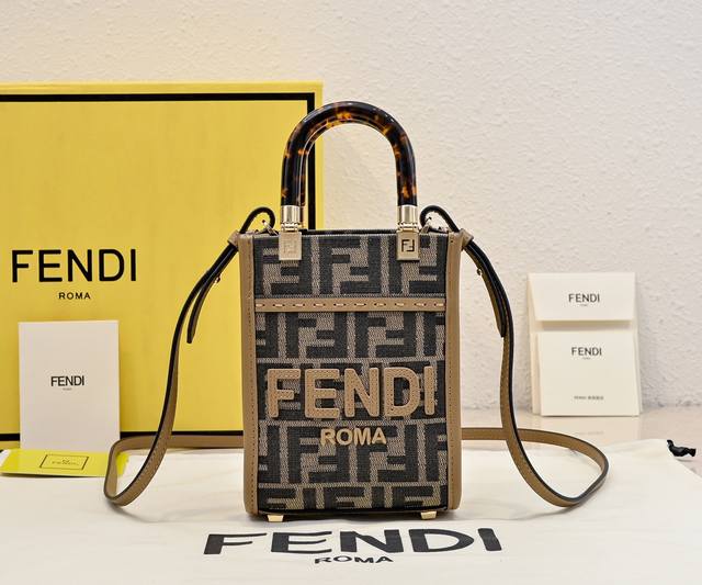 Mini size, the king of commuting~Tote, a style with a high sense of luxury and a
