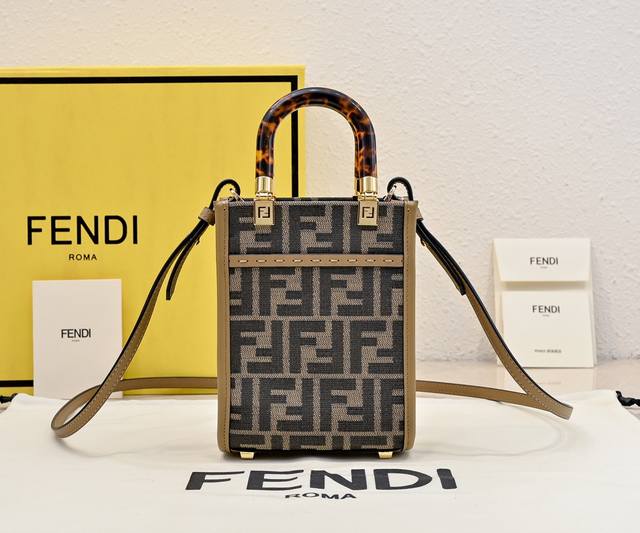 Mini size, the king of commuting~Tote, a style with a high sense of luxury and a