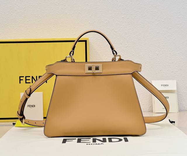 Original model 007 Fe Nd1 Peekaboo I See U handbag The new Peekaboo I See U is j